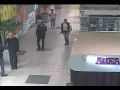 Delincuentes Filmados en Pleno Robo Al Centro Comercial Parque Agustino