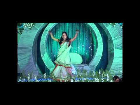 mehndi raachan laagi