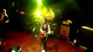 Watch Supergrass Shes So Loose video