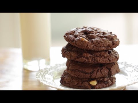 VIDEO : beth's double chocolate chunk cookie recipe | entertaining with beth - learn how to make my doublelearn how to make my doublechocolatechunklearn how to make my doublelearn how to make my doublechocolatechunkcookie recipe! one of m ...