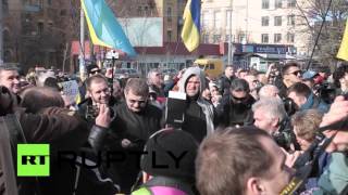 Российское посольство в Киеве подверглось нападению во время акции протеста