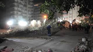 Son Dakika Adanada Alpargün Apartmanda Enkaz Çalışmaları Gece Saatlerinde Aralıksız Devam Ediyor