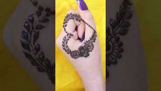 Heart Shape Mehndi Design