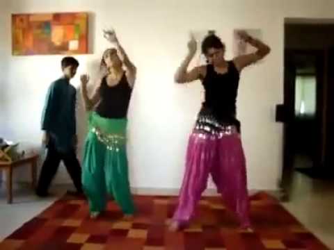 BAND KAMRE ME RECORDE DANCE