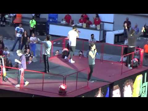 One Direction - One Thing & Diana (Esprit Arena Düsseldorf)