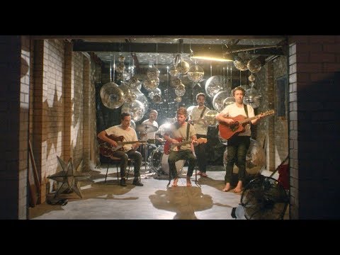 Rolling Blackouts Coastal Fever - Talking Straight [OFFICIAL VIDEO]