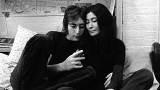 Watch Yoko Ono Grow Old With Me video
