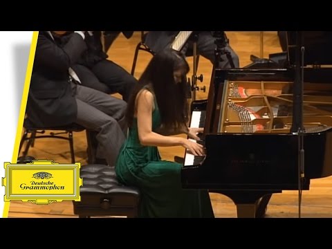 Alice Sara Ott plays Tchaikovsky's Piano Concerto no 1 in B flat minor