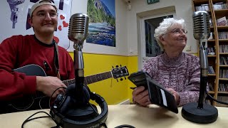 Jai Emmené Ma Mémé À La Radio