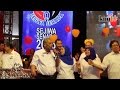 Adenan entertains crowd with songs