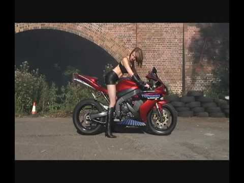 Yamaha R1 Burnout with Sexy Girl Topgear 