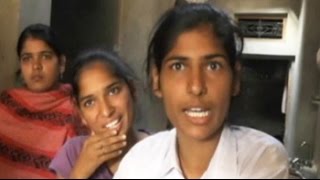 Видео Rohtak sisters’ award on hold as versions of events collide от NDTV, Рохтак, Индия