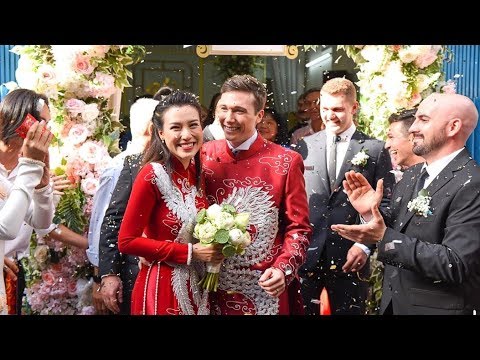 Chồng Mỹ của MC Hoàng Oanh điển trai trong Áo Dài Cưới truyền thống