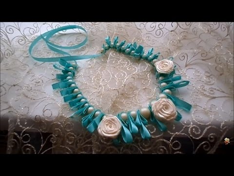 Колье из роз атласных лент