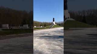 Трептов-Парк В Берлине Мемориальный Комплекс Treptow-Park In Berlin Memorial Complex #Shorts