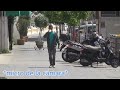 Orinando en público | Cámara Oculta