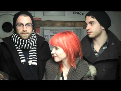 Hayley Williams Jeremy Davis and Taylor York of Paramore saying thanks to 