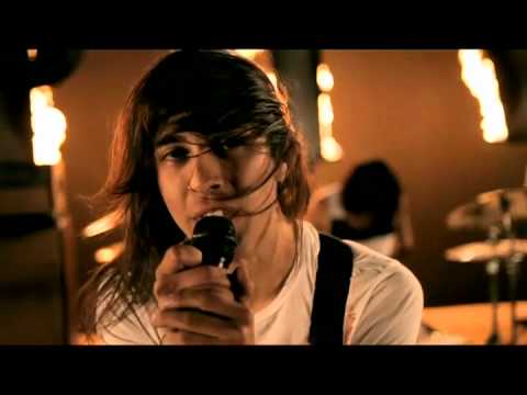 Pierce the Veil (ft. Jeremy McKinnon) - Caraphernelia