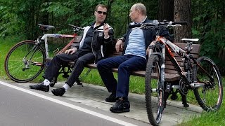 Владимир Путин подарил девочке велосипед