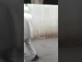شرطي سعودي يعتدي على امرأة سعودية منقبة
