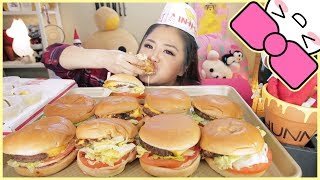 10 IN-N-OUT CHEESEBURGERS in 10 MINUTES CHALLENGE!! 10 IN-N-OUT CHEESEBURGERS in 10 MINUTES CHALLENGE!!