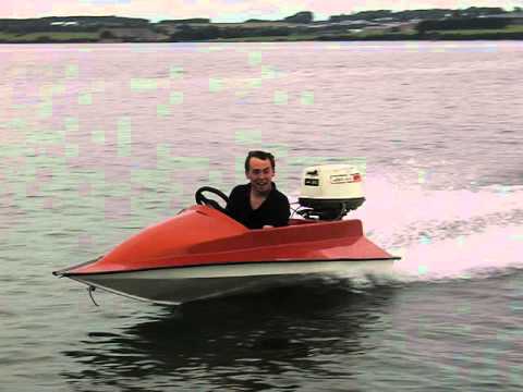 Mini speedboat - YouTube