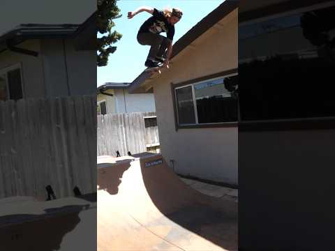 Day in the life with Dalton Dern‼️ Drops tomorrow🤘🏽 #skateclipsdaily #ramp #miniramp #skate