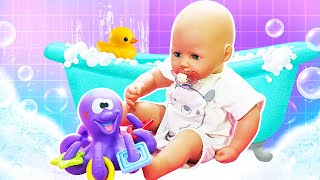 Видео Куклы - Беби Анабель И Осьминог! - Детские Игры И Игрушки Для Ванны. Пупсики Baby Doll