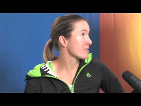 Justine エナン postmatch interview - 全豪オープン 2011