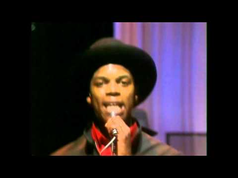 The (English) Beat - Mirror in the Bathroom (TOTP 1980) HD