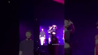Jungkook Levantando A Camisa Do Jimin...