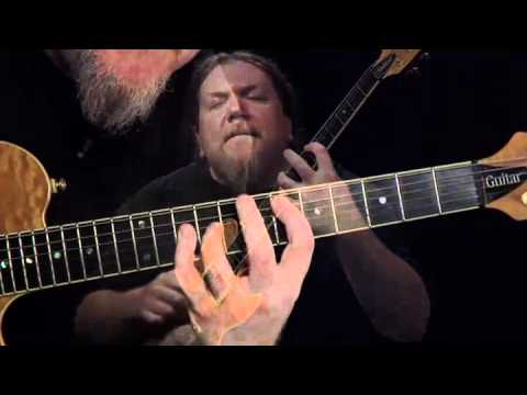 Two-Hand Groove - #10 Thrilling 3-Piece - Guitar Lesson - Ben Lacy