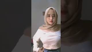 Rendaa Wulan Cantik Sholehot