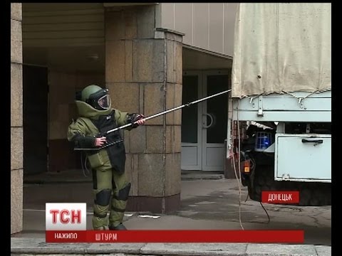 Проросійські активісти знову штурмом захопили донецьку облраду