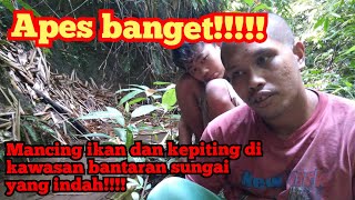 Memancing Kepiting Dan Ikan Di Sungai