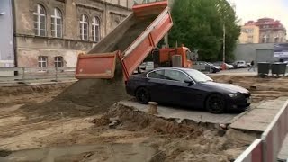 Bmw Gegen Bagger Schlechter Parkplatz Ohne Abschleppgefahr