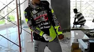 Kuli Bangunan Goyang Coli