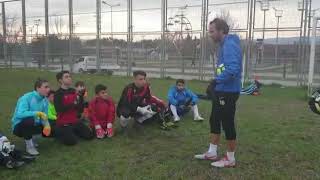 Goalkeeper Trai̇ni̇ng - Yoğun İstek Üzeri̇ne Blokaj Yan Top Aut Atişi Ve Degaj