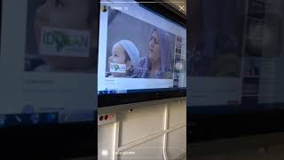Okulda Akıllı Tahtada Kürtçe Ninni Açan Liseliler