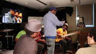 Charly Yapo Et Son Radical Band, Chez Les Souverains Anonymes. Regardez En Hd