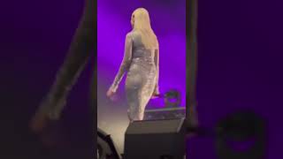 Hadi̇se Sahnede Mükemmel Fi̇zi̇k
