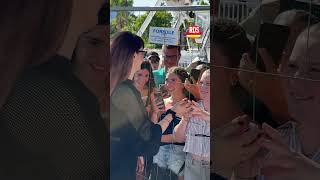 Annalisa Ta Selfie Con I Fan