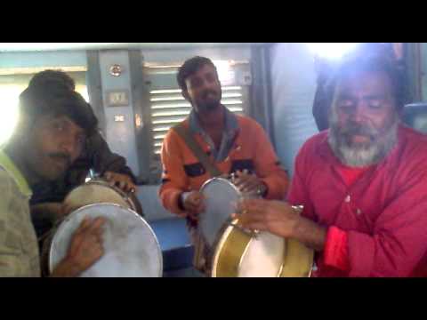 Jhoom barabar Jhoom sharabi in TRAIN