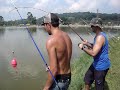 Alex pegando um tamba de 4,5kg