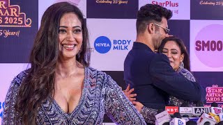 Shweta Tiwari Looking Stunning At The Age Of 45 Vishal Kiss On Her Forehead At Star Parivaar Award