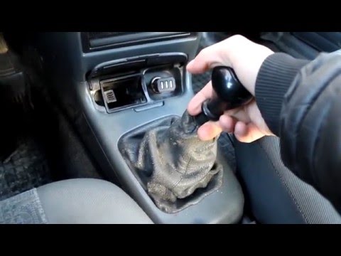 Как снять аккумулятор с машины видео Как снять аккумулятор с машины видео