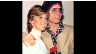 Watch Cliff Richard Sunny Honey Girl Live video
