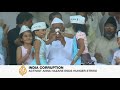 India's Hazare ends strike but vows to continue struggle