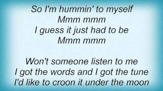 Watch Linda Ronstadt Hummin To Myself video