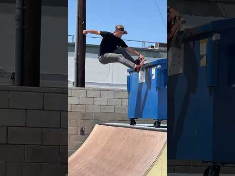 DALTON DERN taking out the trash ‼️✅ #skateclipsdaily #miniramp #ramp #skate #skateramp #skater